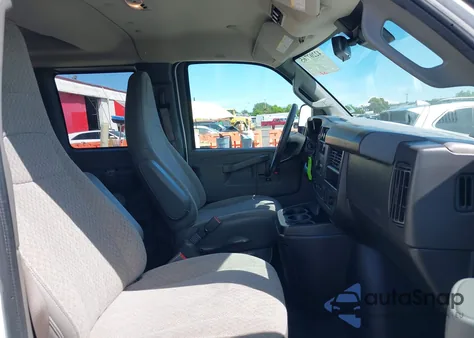 2020 Chevrolet Express Passenger Rwd 2500 Regular Wheelbase Lt from USA, damaged, VIN 1GAWGFFGXL1155840